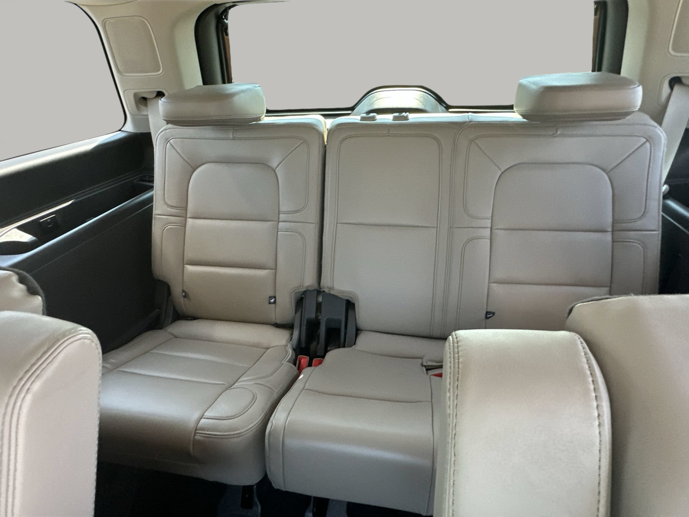 Used 2023 Lincoln Navigator Reserve AWD/4WD image 27