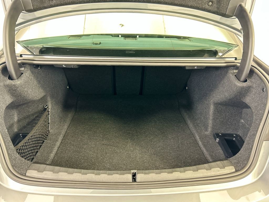 Certified 2025 BMW 330i Sedan w/ Convenience Package image 27