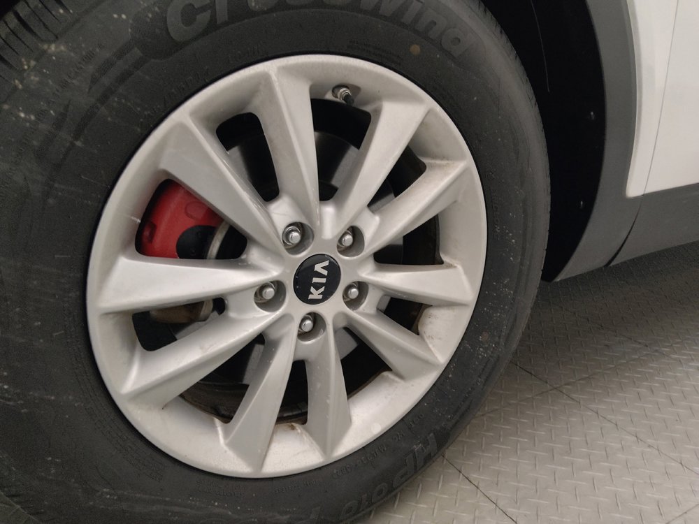 Used 2020 Kia Sorento FWD V6 image 31