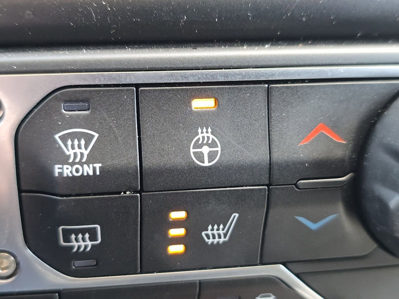 Used 2021 Jeep Wrangler Unlimited Sahara w/ Uconnect 4C Nav & Sound Group AWD/4WD image 22