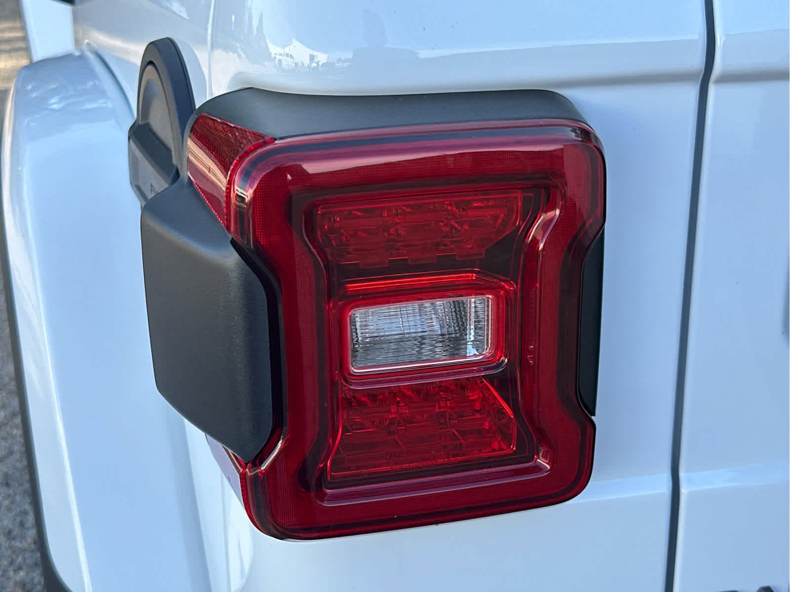 New 2026 Jeep Wrangler Unlimited Sahara AWD/4WD image 16