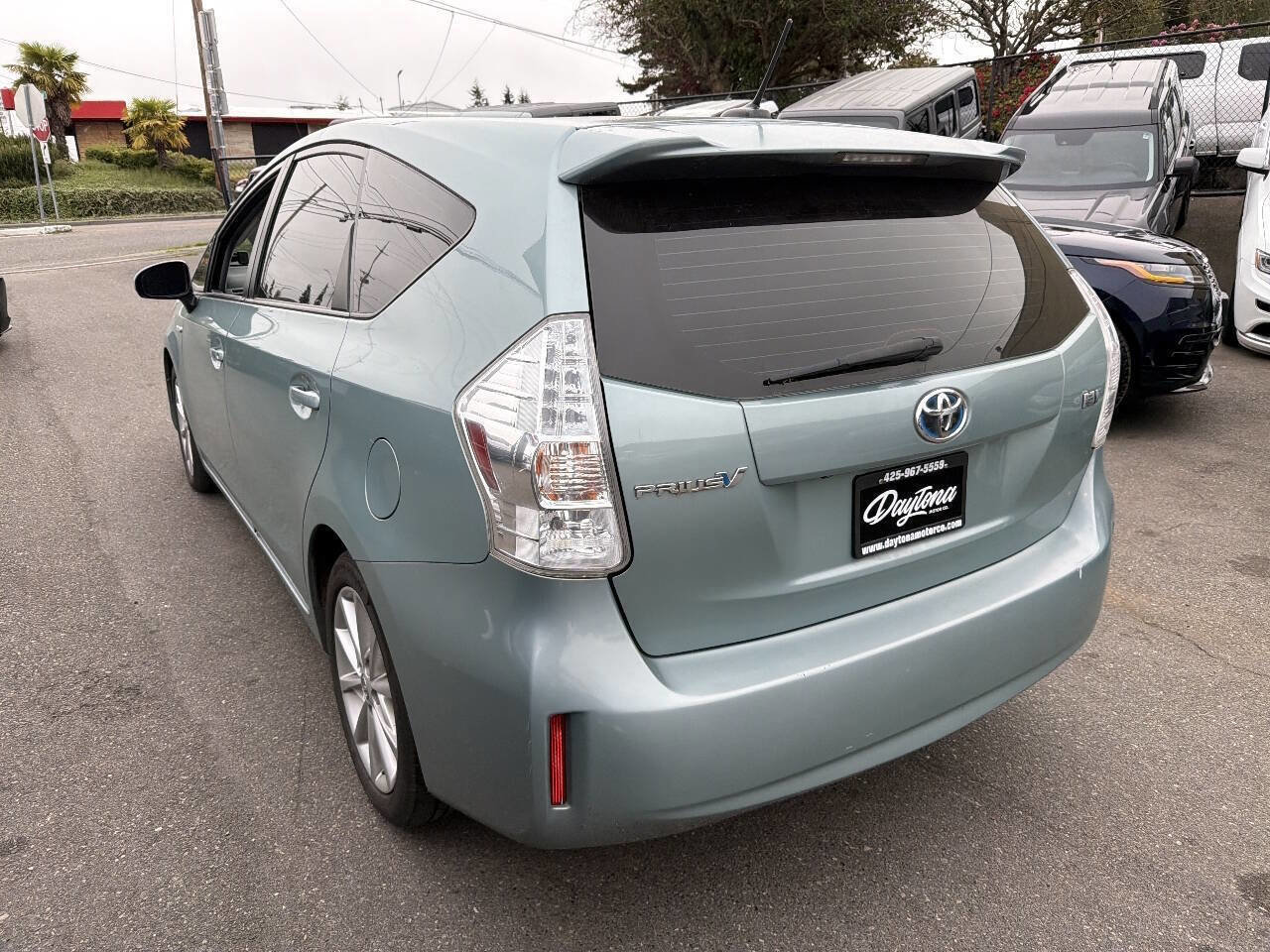 Used 2014 Toyota Prius V Five FWD image 2