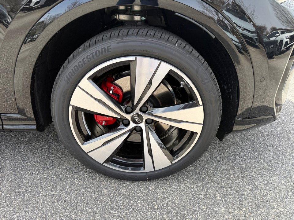 New 2026 Audi SQ5 Premium Plus image 25