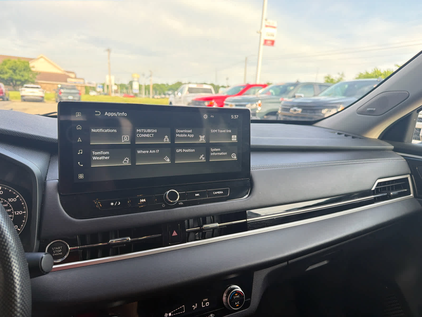 Used 2025 Mitsubishi Outlander ES FWD image 19