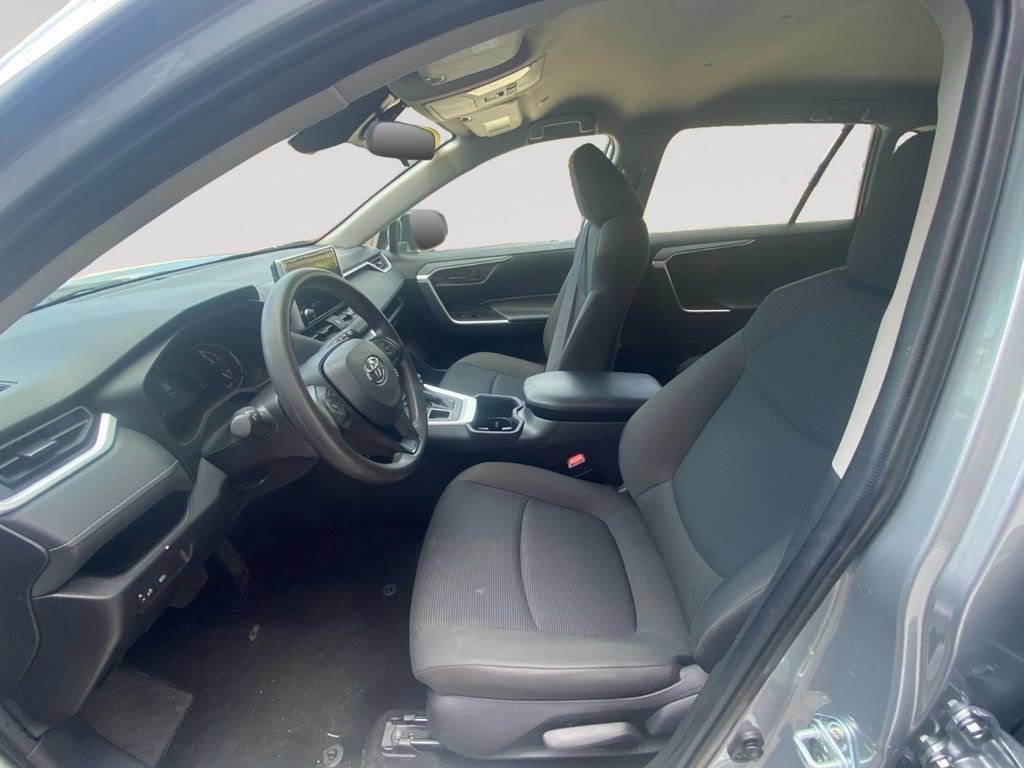 Used 2024 Toyota RAV4 LE AWD/4WD image 9