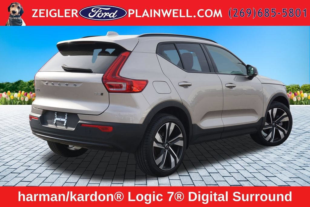 Used 2024 Volvo XC40 B5 Plus w/ Protection Package Premier AWD/4WD image 5