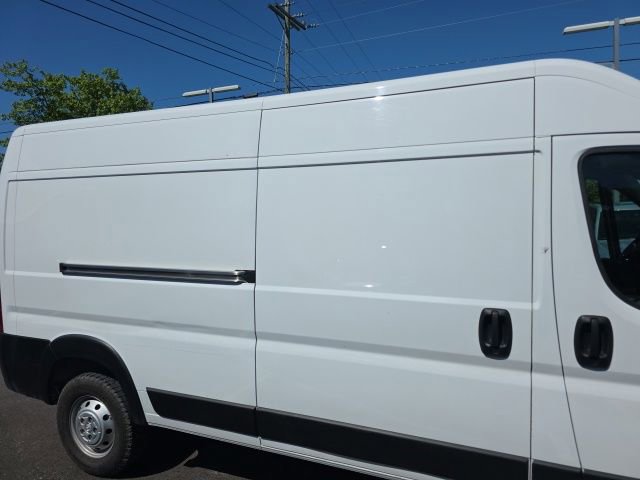 Used 2025 RAM ProMaster 2500 w/ Convenience Group FWD image 4