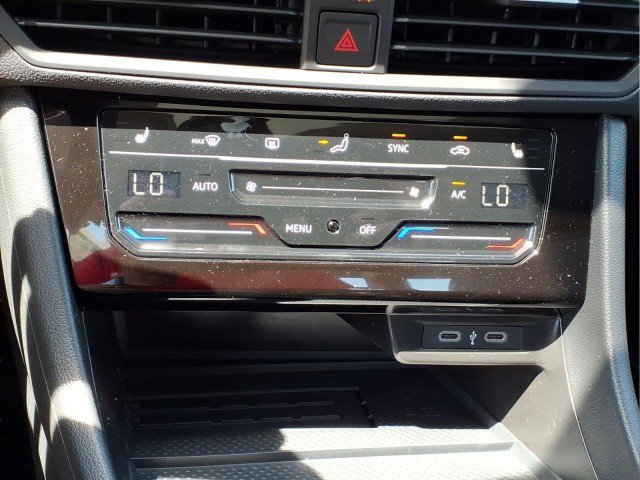 New 2026 Volkswagen Jetta SE FWD image 17