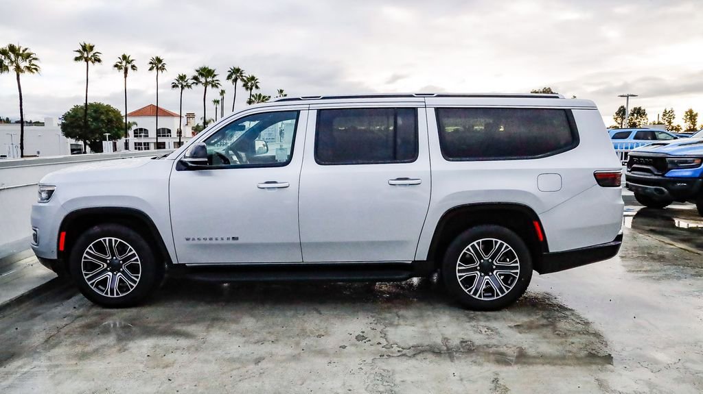 Used 2024 Jeep Wagoneer L Series II w/ Flexible Seating Group image 14