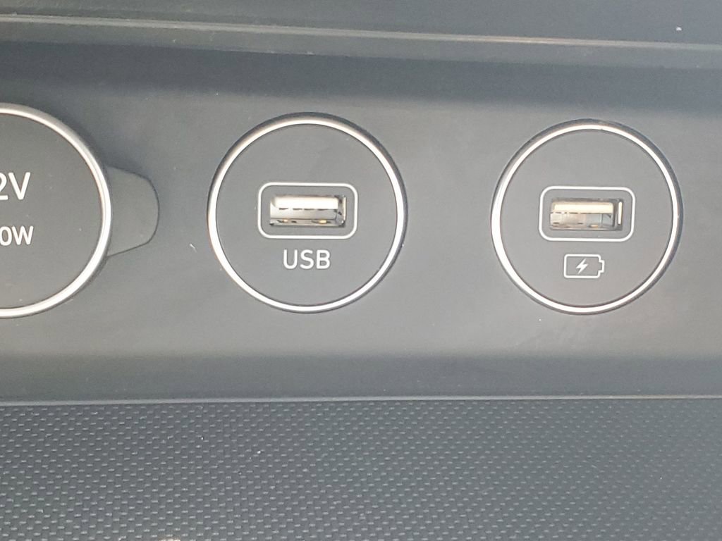 Used 2023 Genesis G70 2.0T image 32