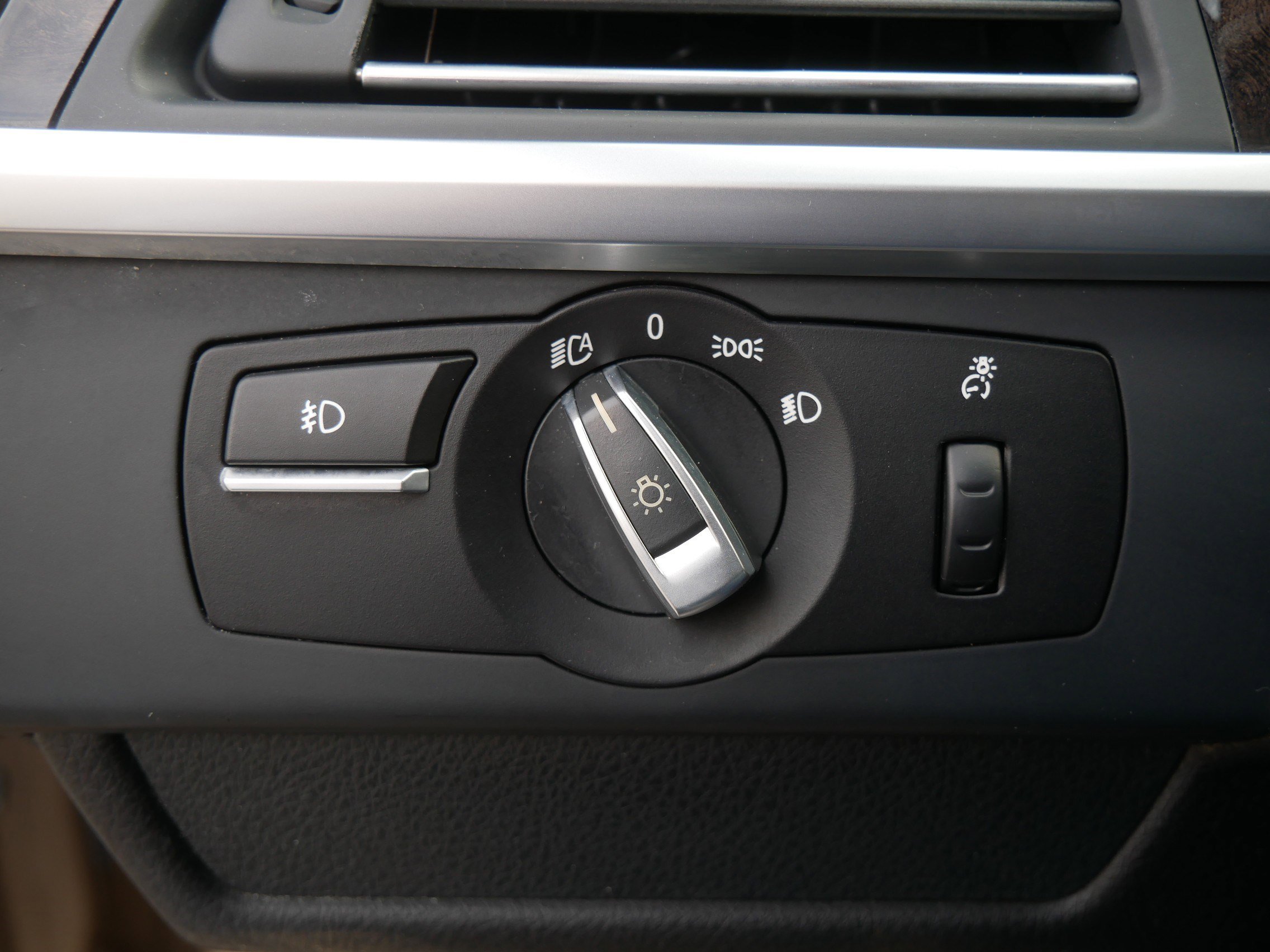 Used 2012 BMW 640i Convertible image 26