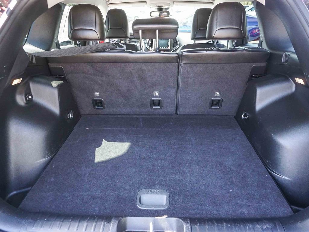 Used 2021 Jeep Cherokee Trailhawk image 24