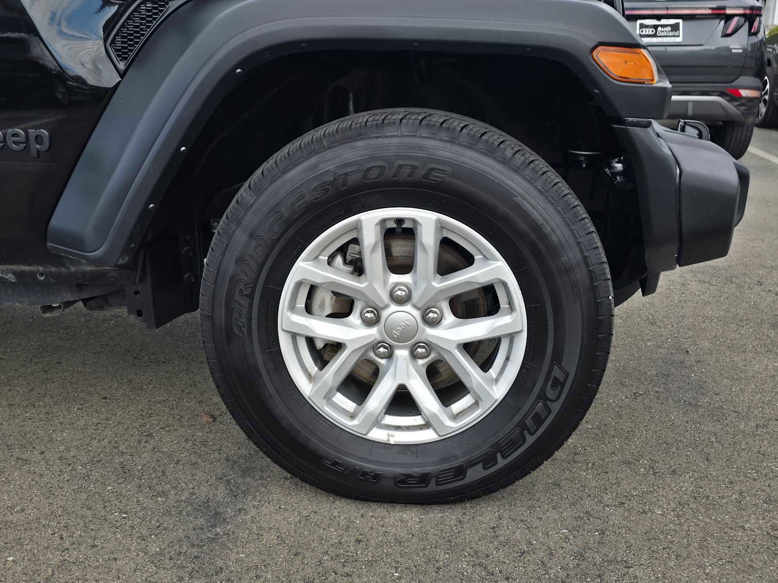 Used 2023 Jeep Wrangler Sport S image 9