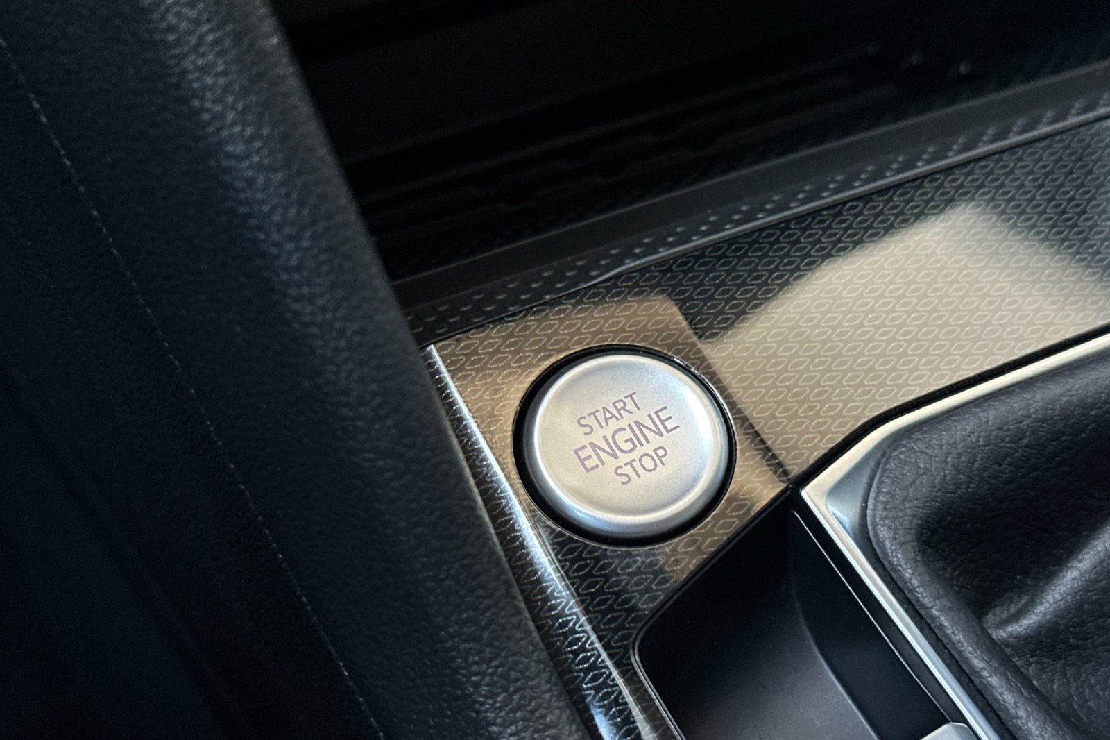 New 2026 Volkswagen Taos SE FWD image 20