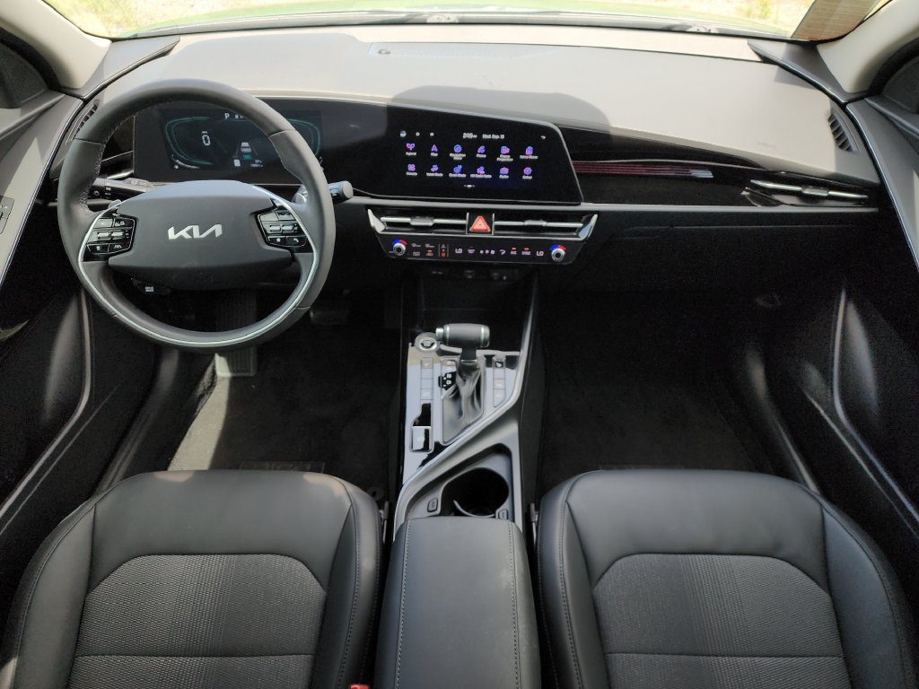 Certified 2023 Kia Niro EX FWD image 16
