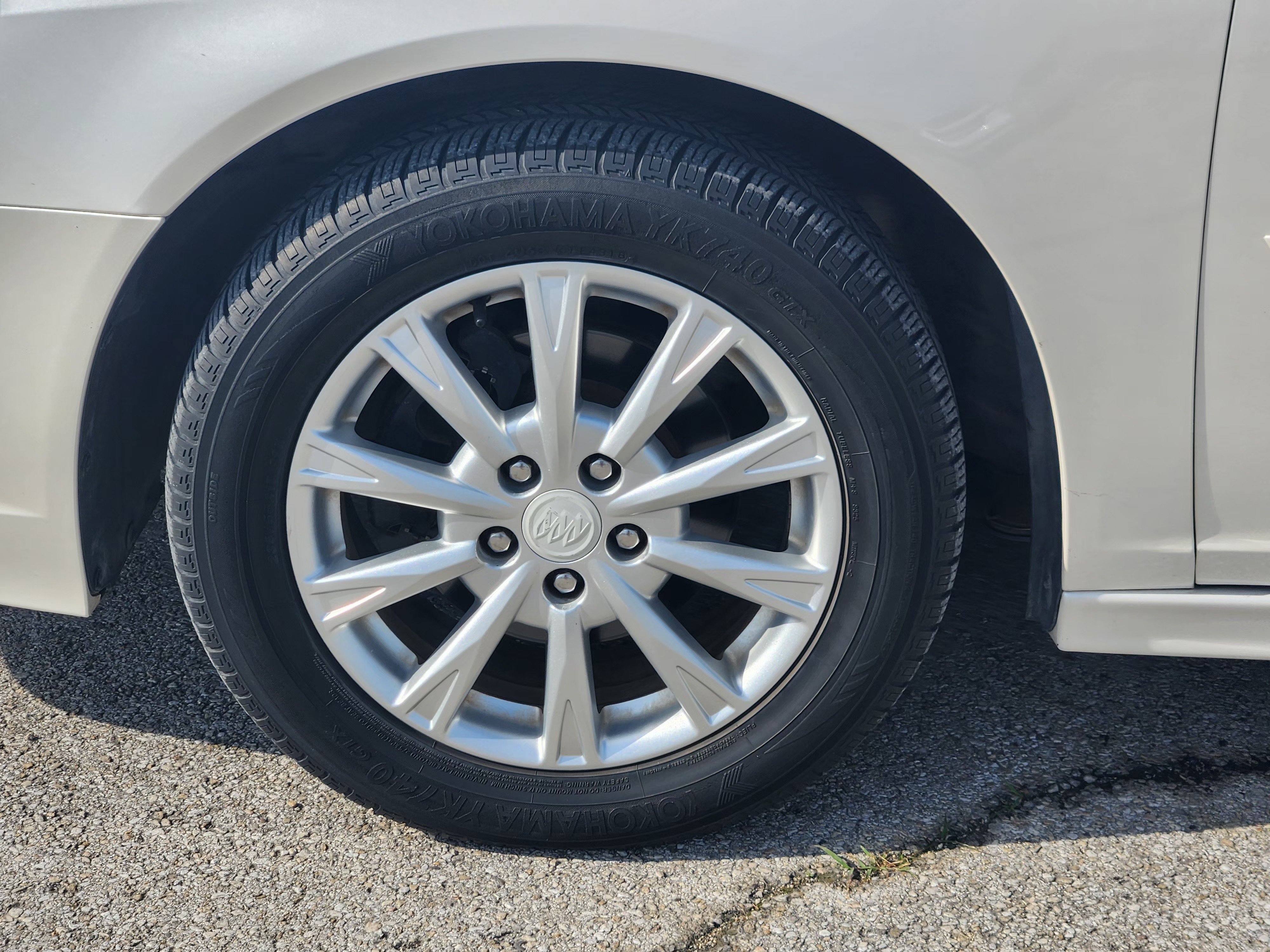 Used 2011 Buick Lucerne CXL w/ Driver Confidence Package FWD image 10