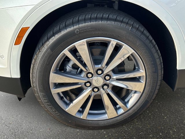 New 2026 Cadillac XT5 Premium Luxury w/ LPO, Floor Liner Package AWD/4WD image 9