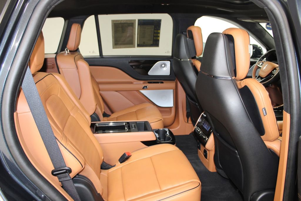 Used 2023 Lincoln Aviator Black Label w/ Dynamic Handling Package image 34
