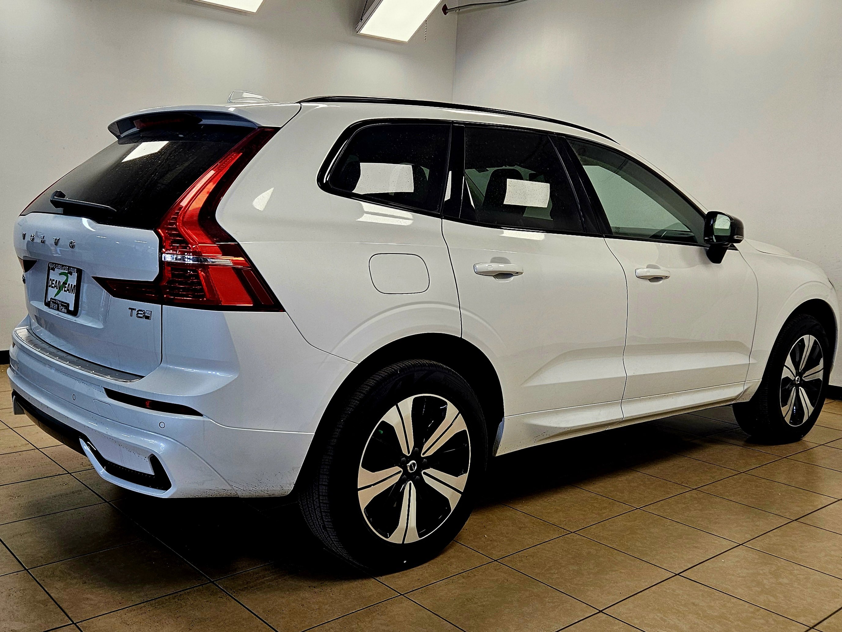 New 2025 Volvo XC60 T8 Core w/ Protection Package Premier image 5