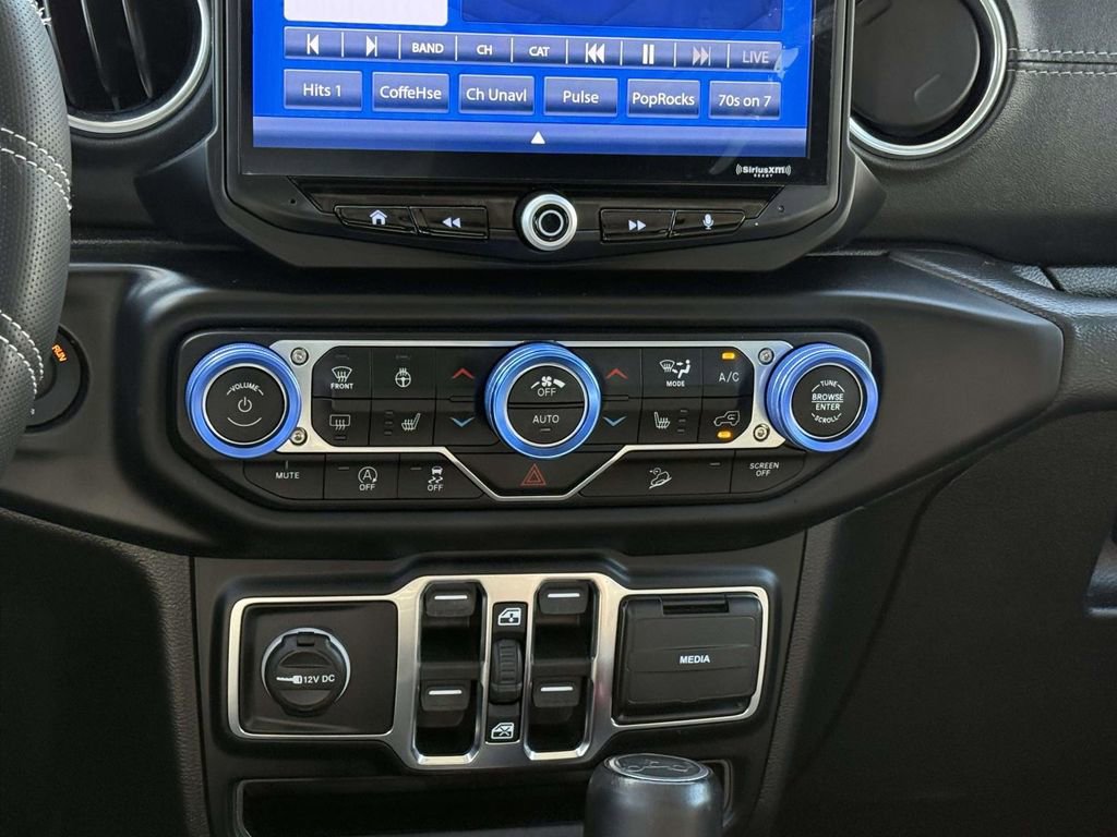 Certified 2019 Jeep Wrangler Unlimited Sahara w/ Cold Weather Group AWD/4WD image 22