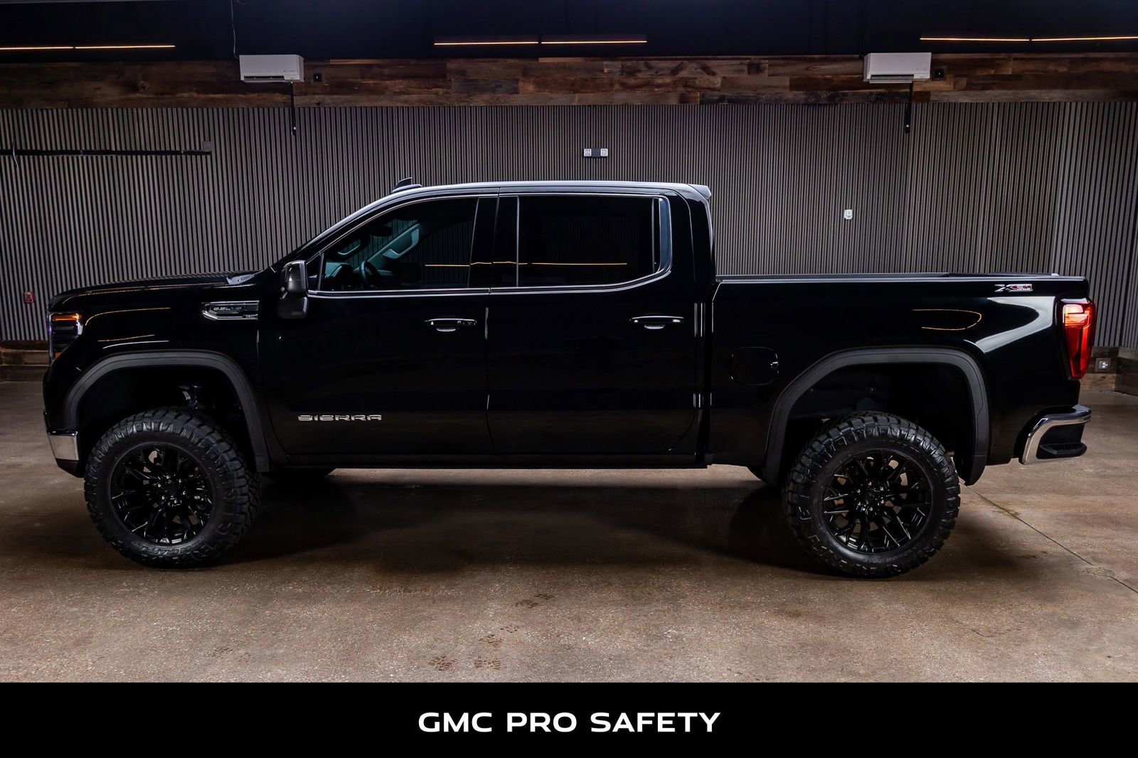 Used 2025 GMC Sierra 1500 SLE w/ X31 Off-Road Package image 6