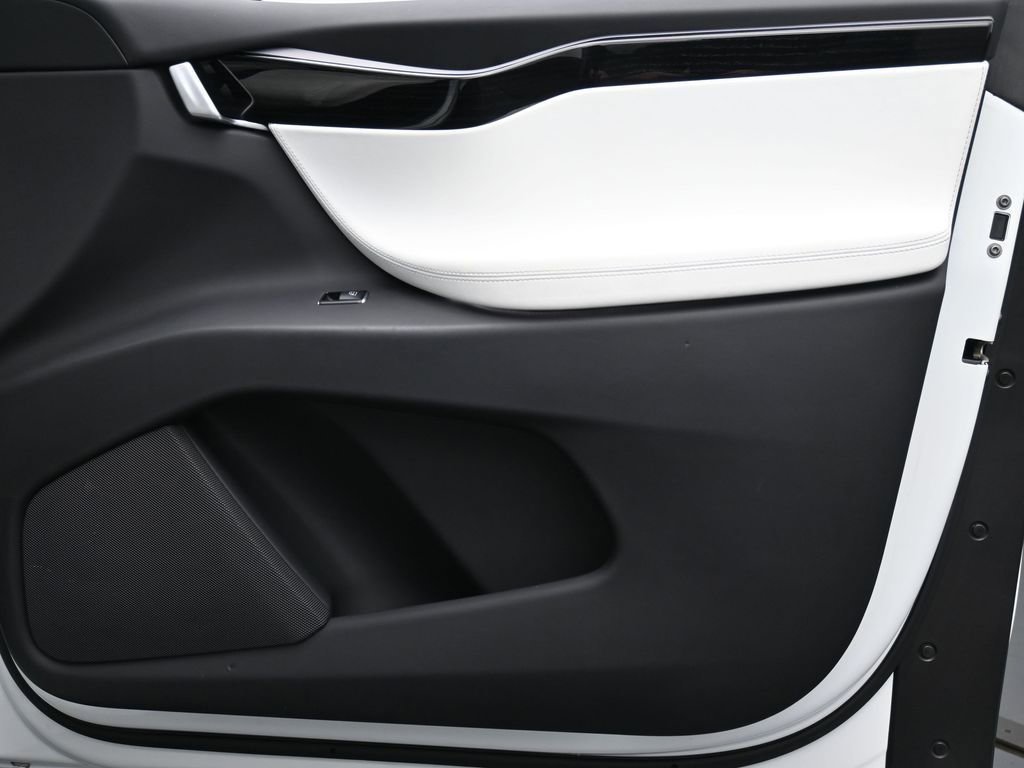 Used 2018 Tesla Model X 100D image 25