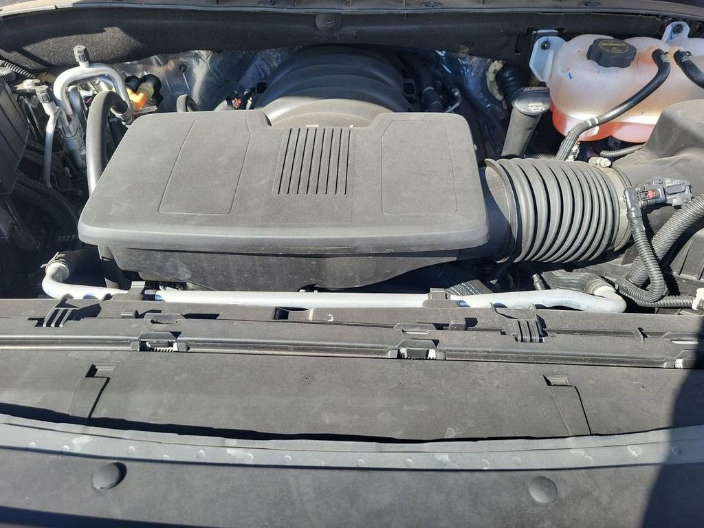 Used 2025 Chevrolet Suburban Premier image 36