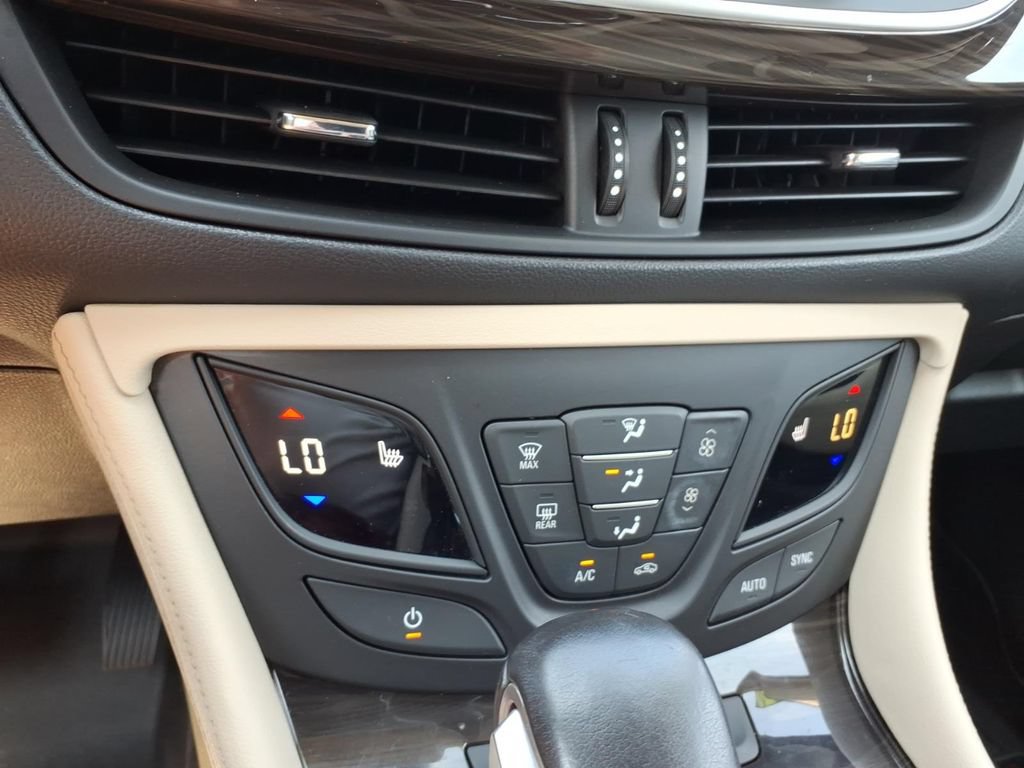 Used 2020 Buick Envision Essence w/ Experience Buick Package FWD image 25