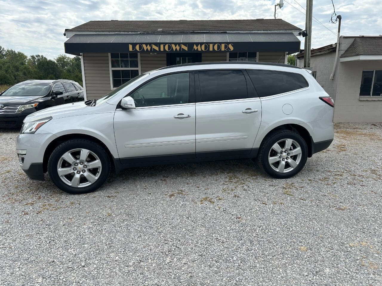 Used 2016 Chevrolet Traverse LT w/ Style and Technology Package image 1