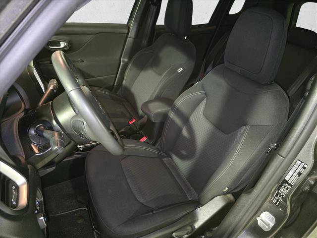 Used 2021 Jeep Renegade Latitude AWD/4WD image 14