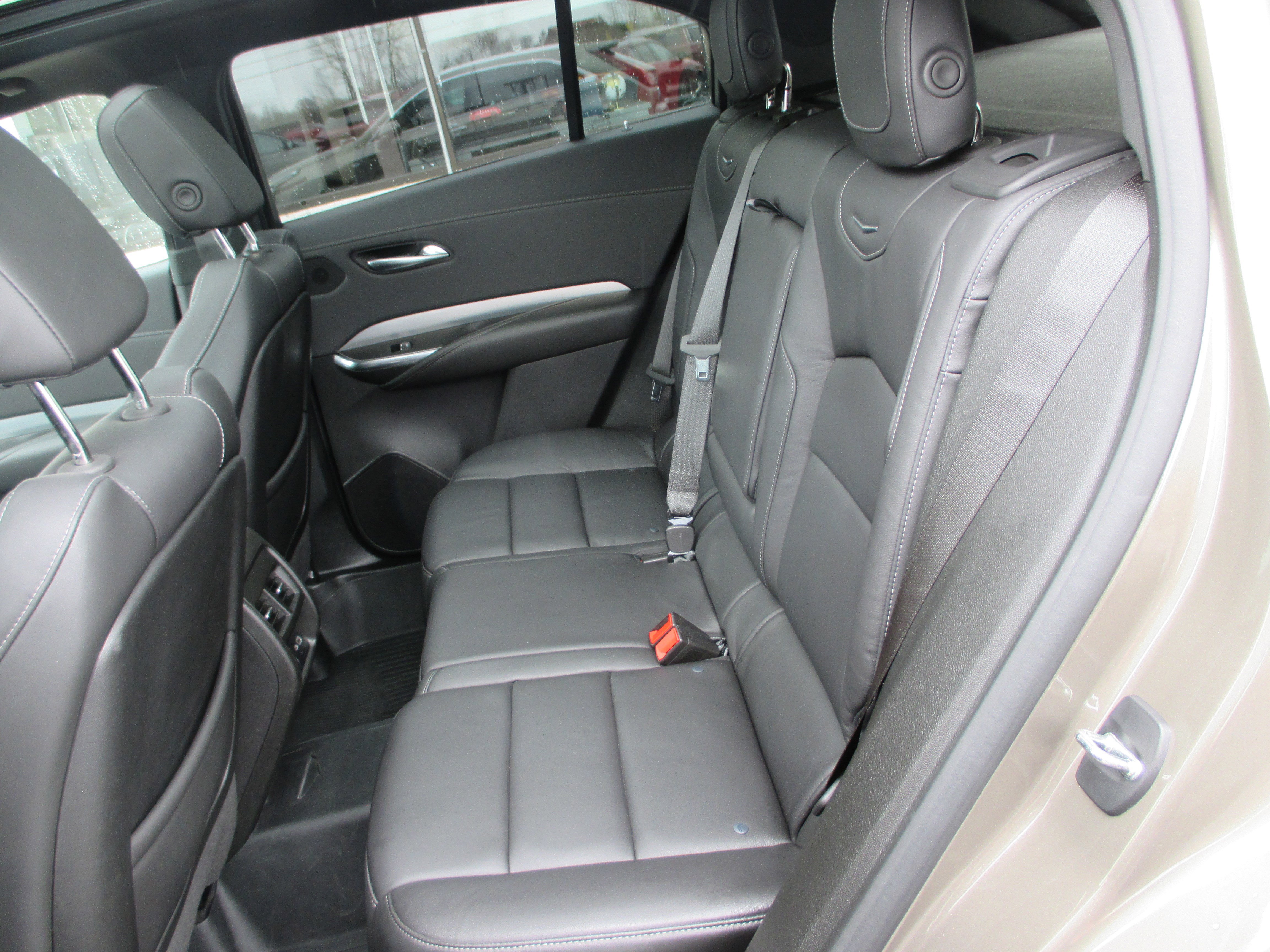 Used 2020 Cadillac XT4 Premium Luxury w/ Cold Weather Package image 11