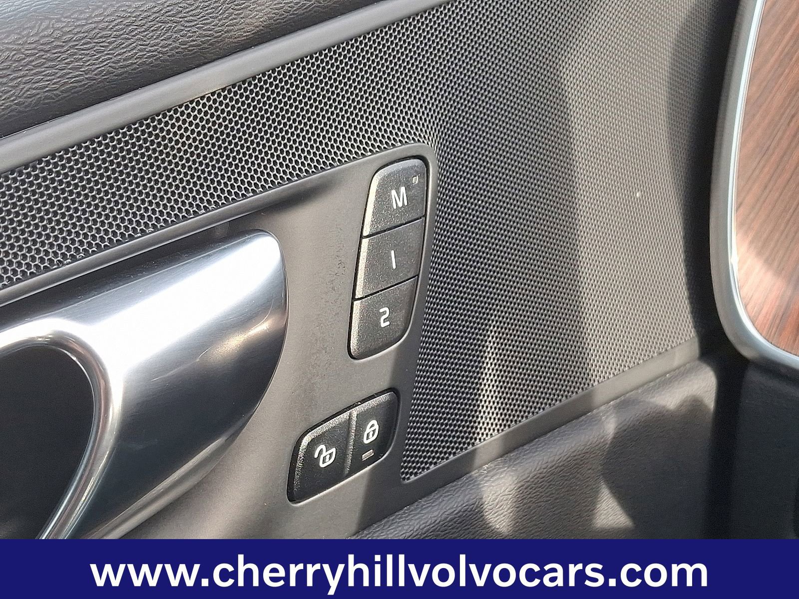 Certified 2023 Volvo XC60 B5 Plus image 23