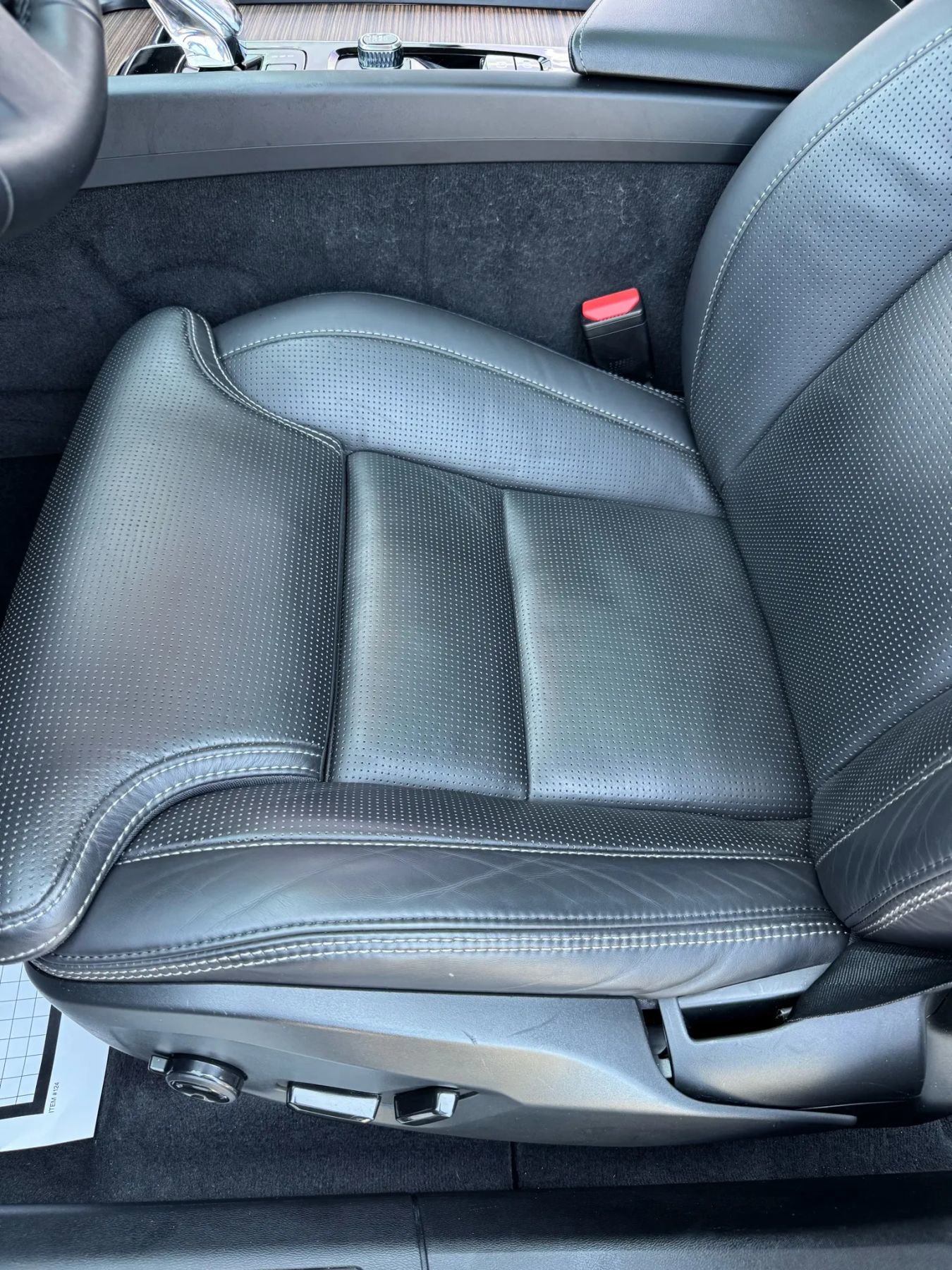 Used 2023 Volvo XC60 B5 Ultimate w/ Climate Package image 36