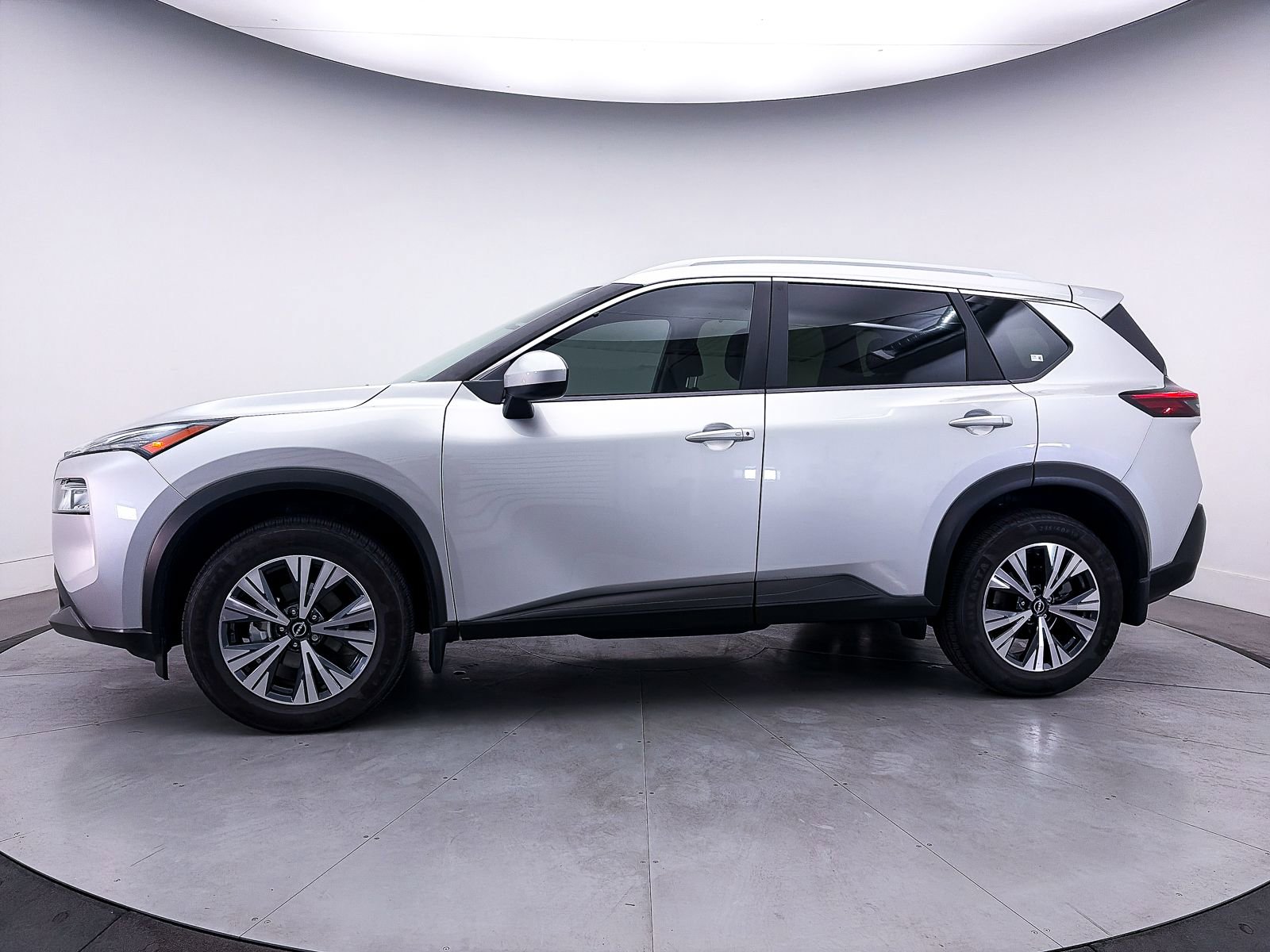 Used 2023 Nissan Rogue SV w/ SV Premium B Package FWD image 40