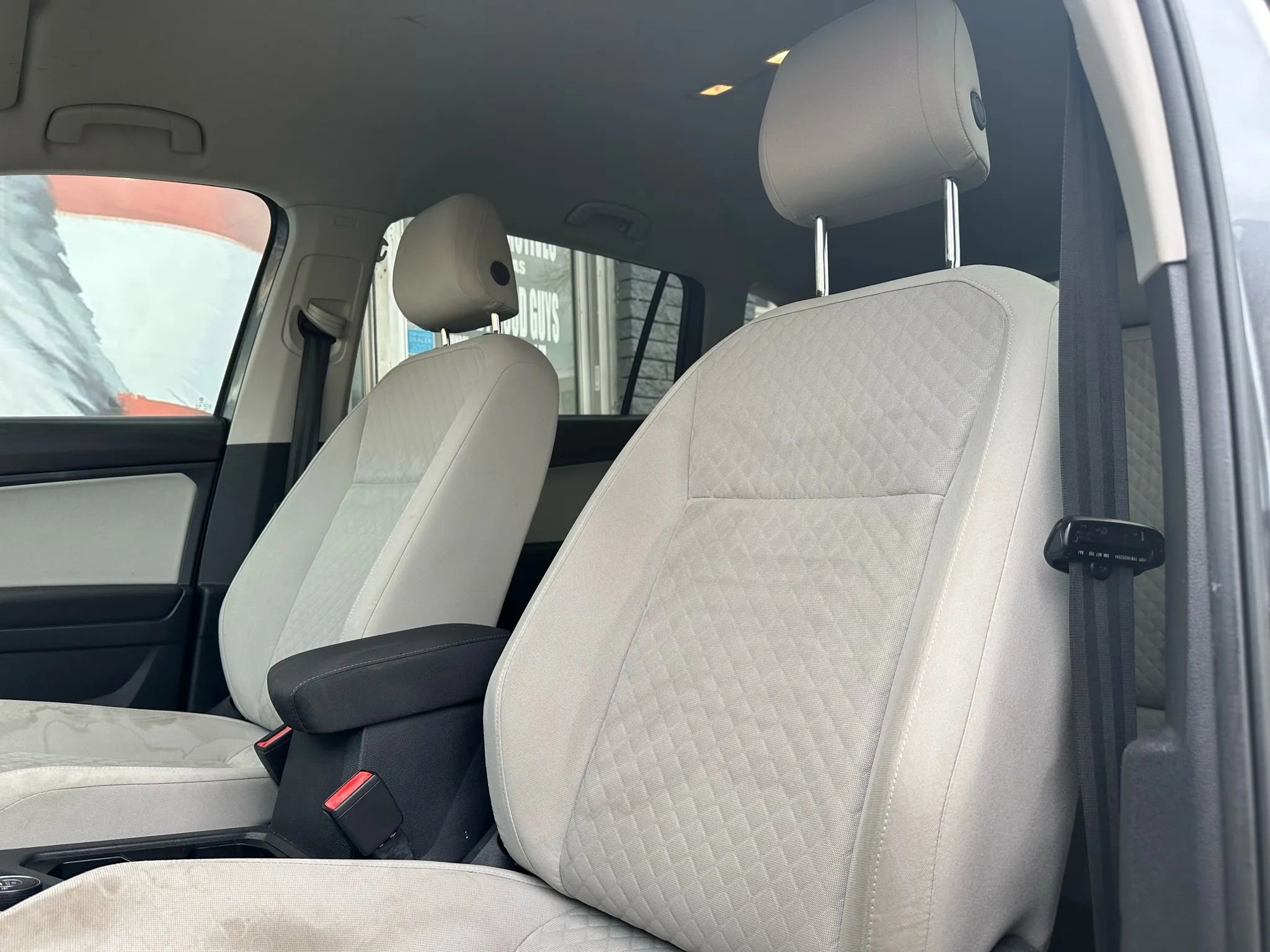 Used 2018 Volkswagen Tiguan S image 7