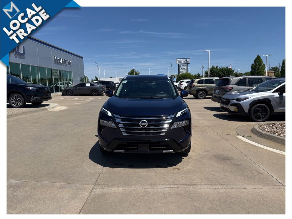 Used 2026 Nissan Rogue Platinum w/ Platinum Premium Package AWD/4WD image 2