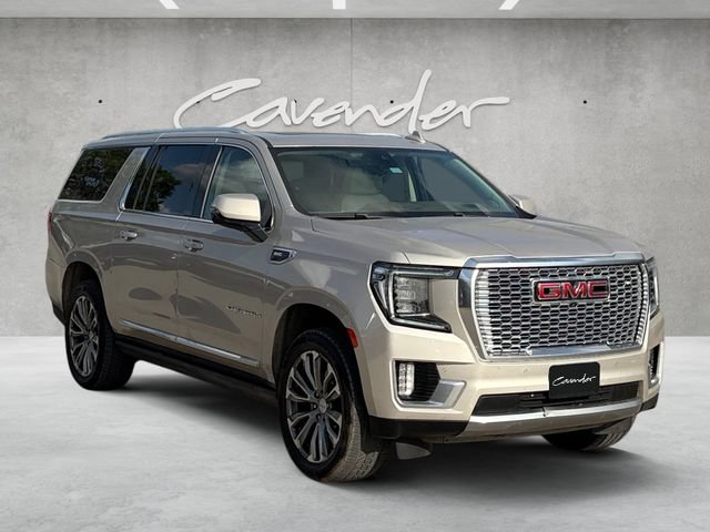 Used 2022 GMC Yukon XL Denali w/ Denali Ultimate Package AWD/4WD image 2