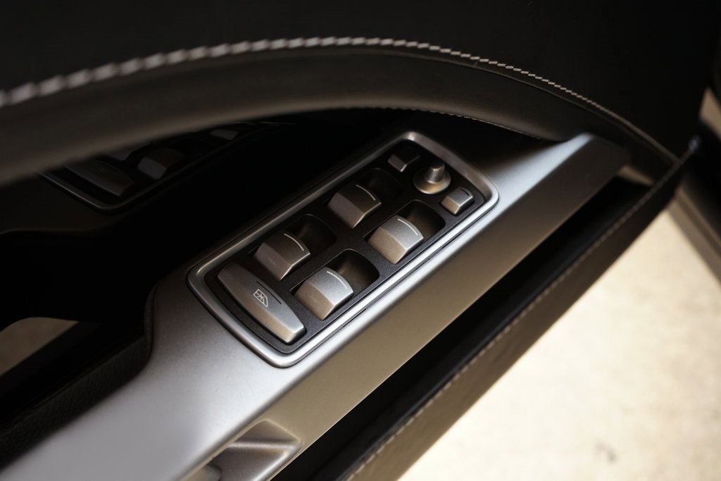 Used 2012 Aston Martin Rapide image 28