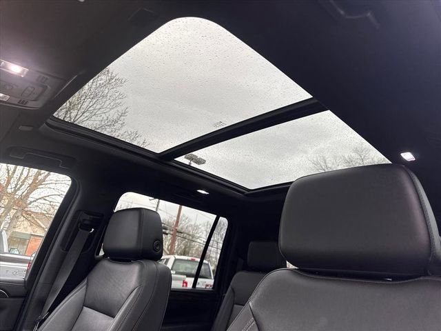 Used 2023 Chevrolet Suburban Z71 image 11