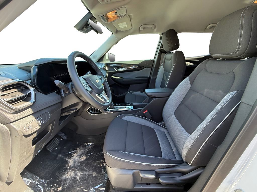 New 2026 Chevrolet TrailBlazer LT w/ LT Cold Weather Package AWD/4WD image 9