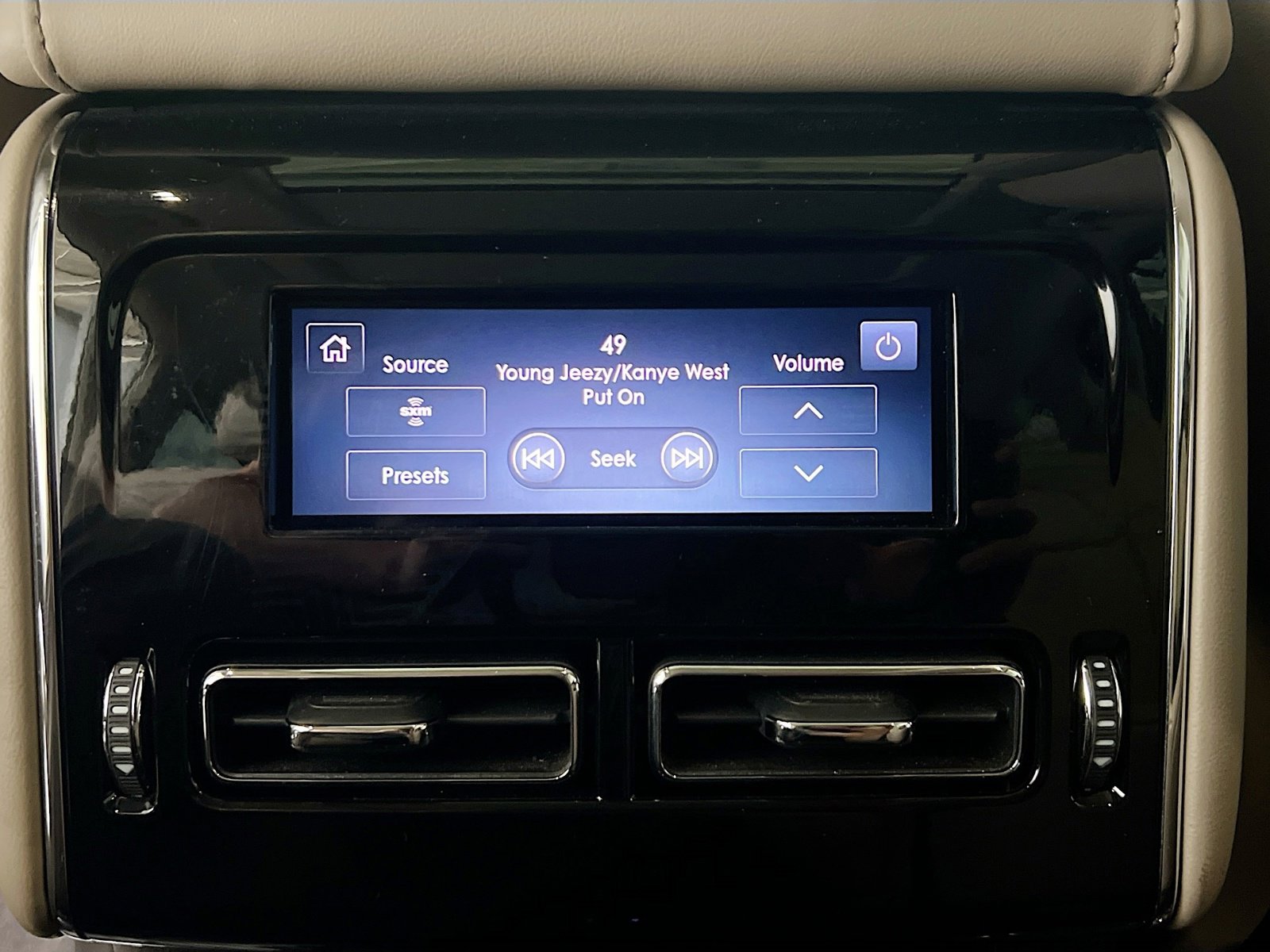 Used 2023 Lincoln Aviator Reserve w/ Equipment Group 201A image 20