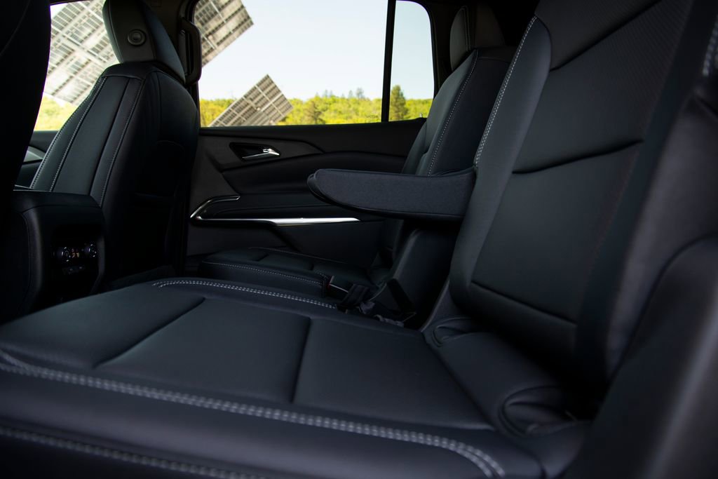 New 2026 Chevrolet Traverse LT w/ Midnight/Sport Edition AWD/4WD image 12