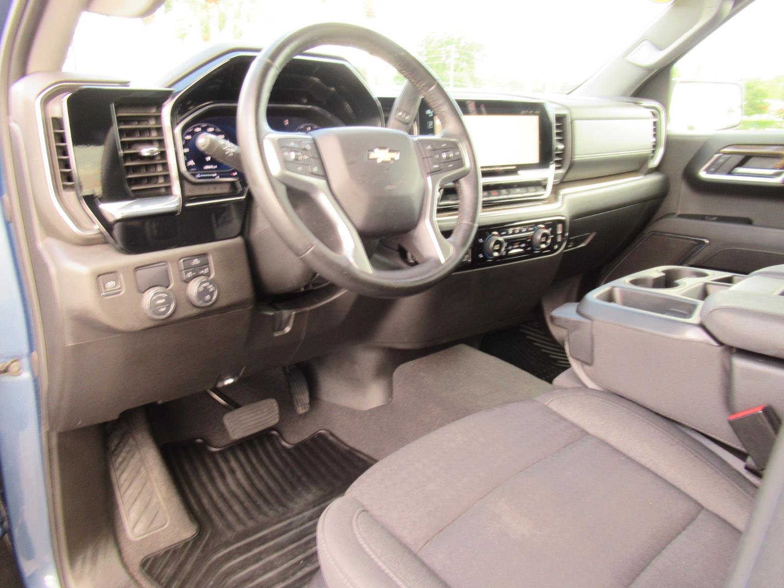 Used 2024 Chevrolet Silverado 1500 LT w/ Convenience Package II RWD image 19