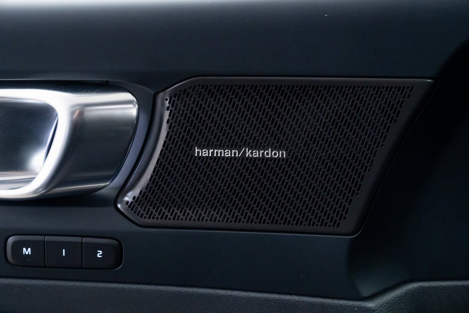 Used 2023 Volvo C40 P8 Recharge Ultimate image 14