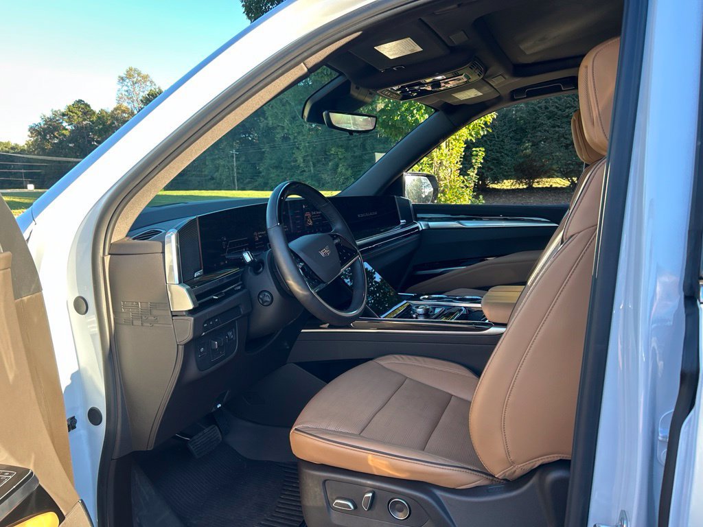 Used 2026 Cadillac Escalade Luxury w/ Touring Package RWD image 42