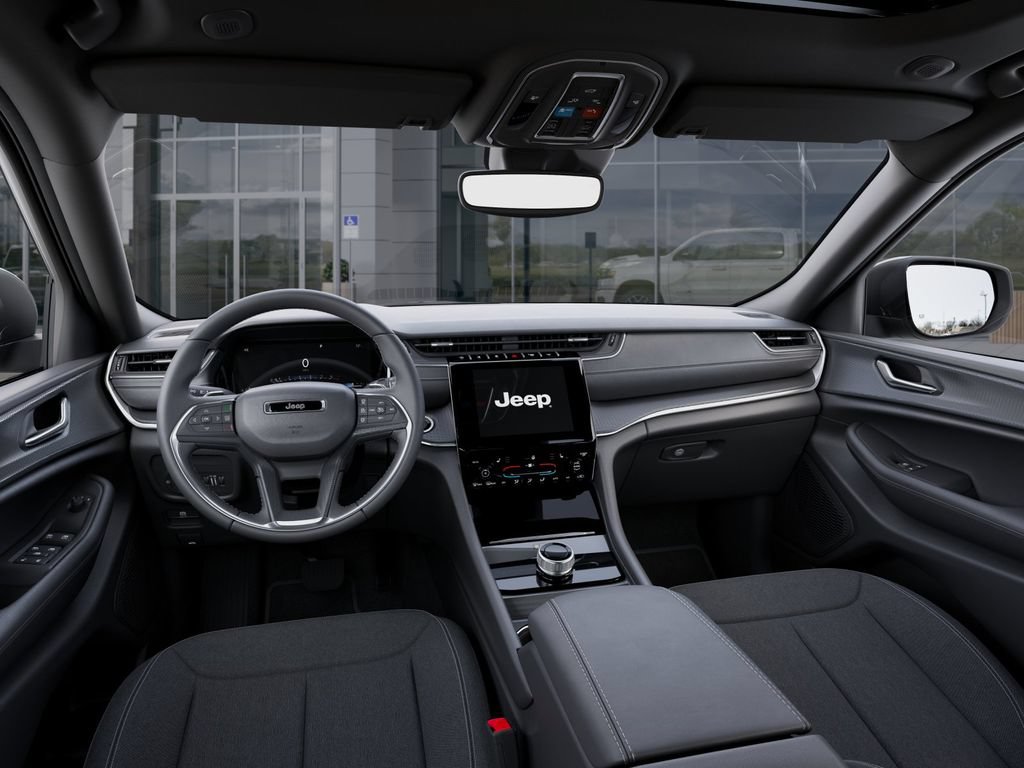 Used 2025 Jeep Grand Cherokee Laredo X w/ Luxury Tech Group I AWD/4WD image 15