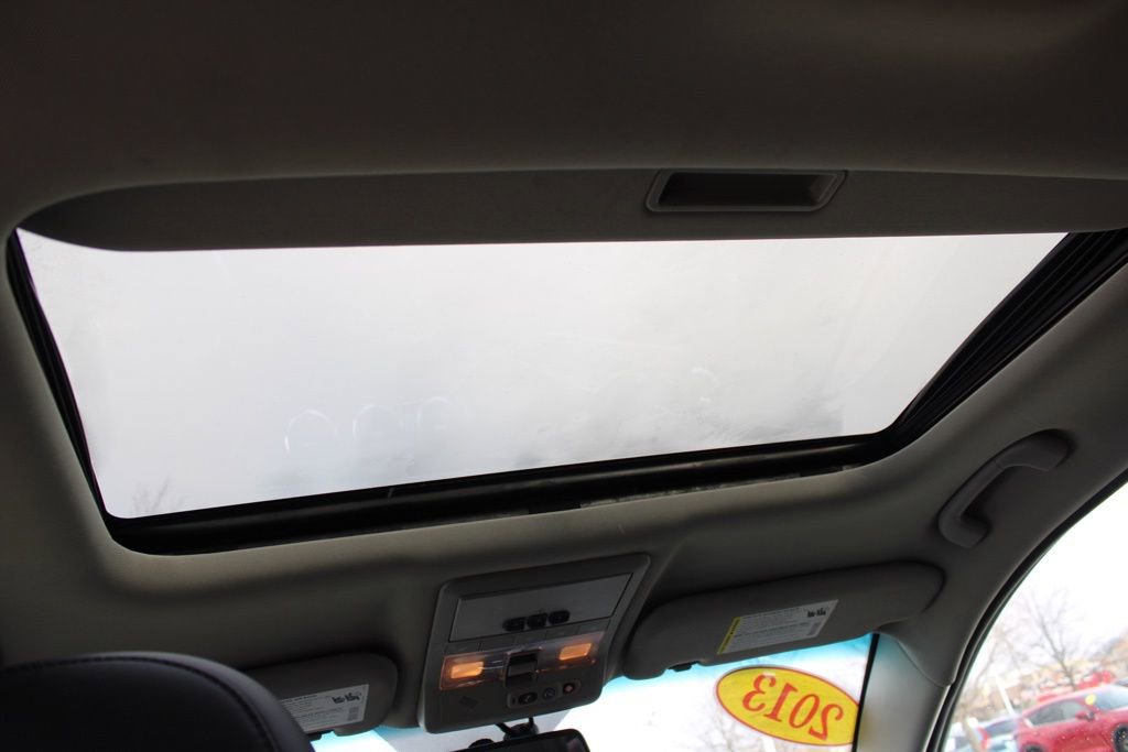 Used 2013 Chevrolet Captiva Sport LTZ image 25