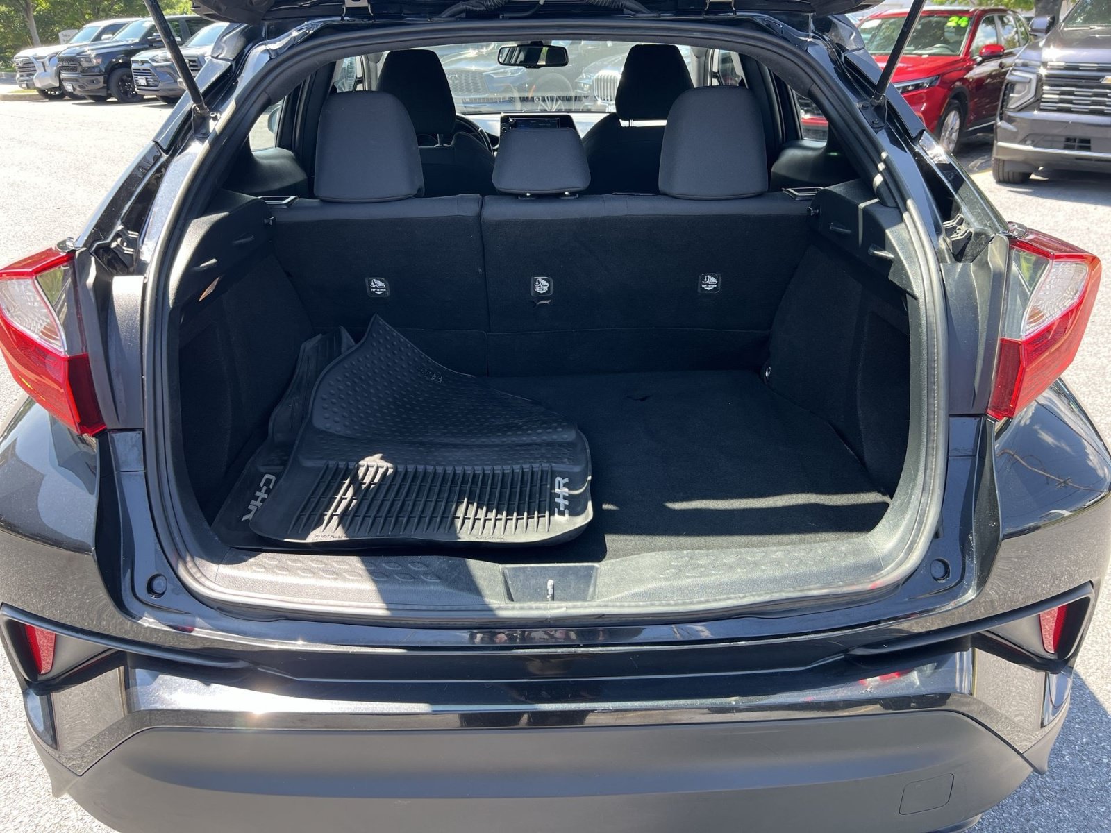 Used 2018 Toyota C-HR XLE FWD image 23
