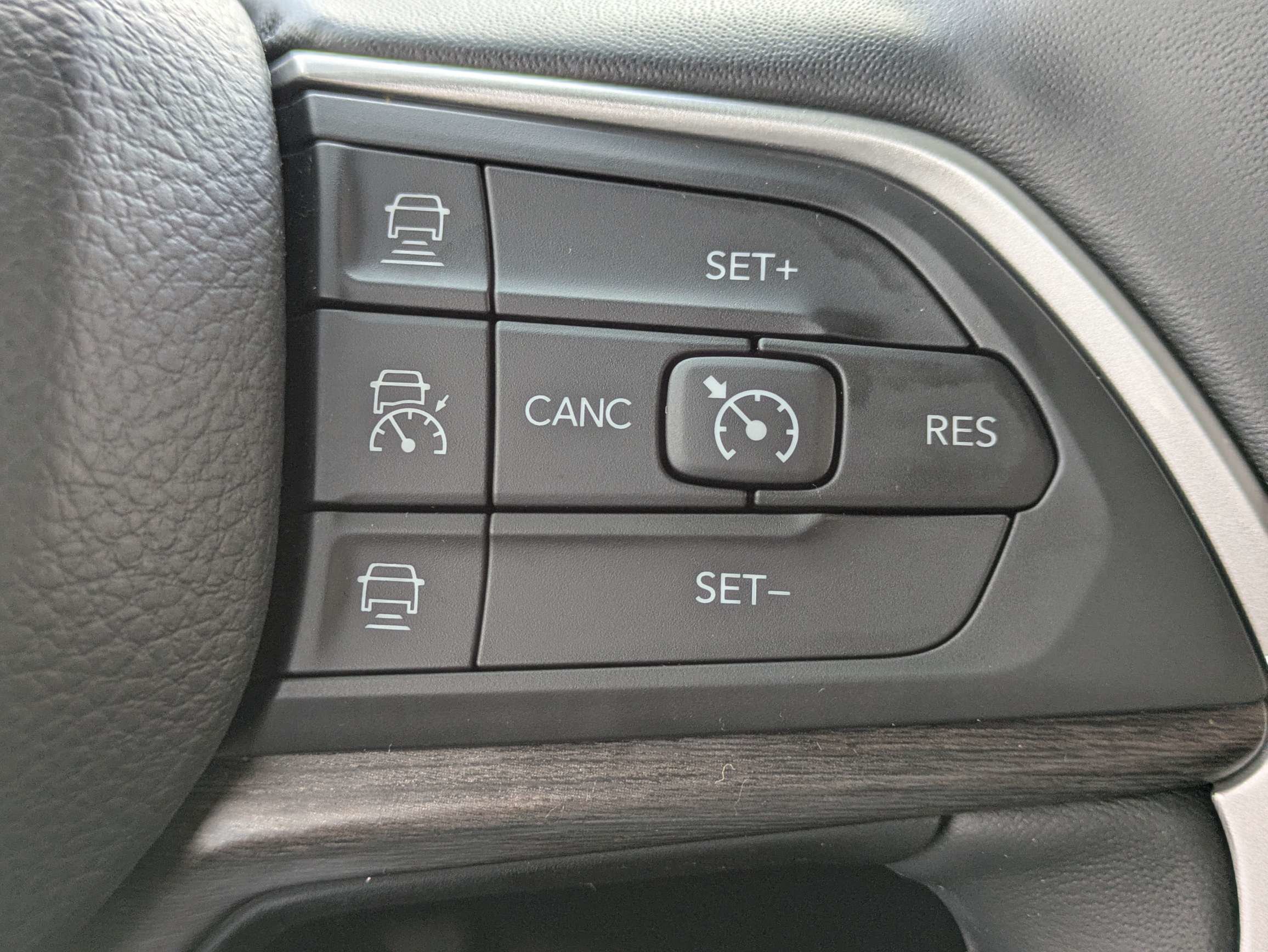 Used 2022 Jeep Grand Cherokee Limited AWD/4WD image 30