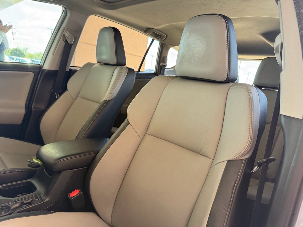 Used 2018 Toyota RAV4 Limited FWD image 13